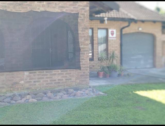 3 BEDROOM HOUSE FOR SALE IN SHALLCROSS